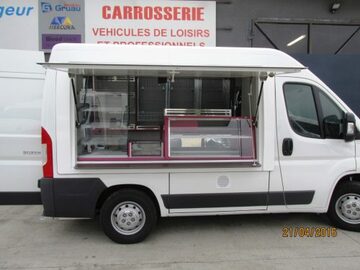 PMA : Votre carrossier spécialisé en transformation de camions-magasins proche de Lyon